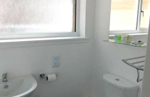 Lanark Apartment | No 3 - Modern Studio Apartment in Lanark Town Centre
