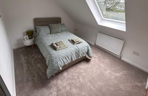 Foxley Cottage | No.3 Rabbit Warren, Bright décor home & private hot tub