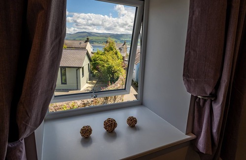Beaumaris House | No. 66 - Stylish Pet-Friendly Cottage in Beaumaris