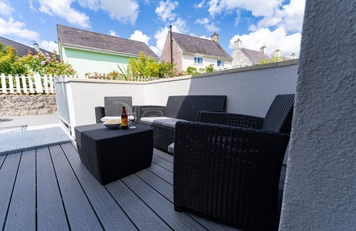 Beaumaris House | No. 66 - Stylish Pet-Friendly Cottage in Beaumaris