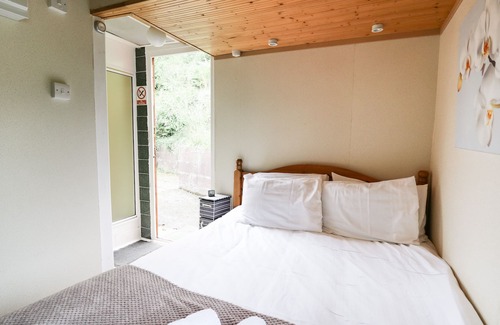 Aberystwyth Cottage | NO 7, pet friendly, with pool in Aberystwyth