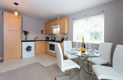 Headington Apartment | No.8 Beech Lodge Stylish Modern Contemporary 2 Bedroom Apartment in Headington