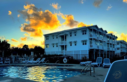 Southport Condo | No Cleaning Fee! Brand New Double Queen Studio Condo w/Waterfront Pool + Beach