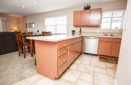 Branson Condo | No Stairs! Great View - Massage Chair - Central Branson- Heated Pool-King Beds