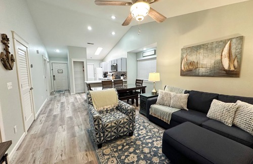 Indian Point Condo | NO STEPS Lakeview Top Floor Blue Bird Retreat