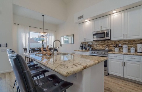 Central Scottsdale House | NO TAX! Stunning$100K+Remodel! Perfect QuietLocation,HtdPool,Spa,BBQ,FirePit,SUV