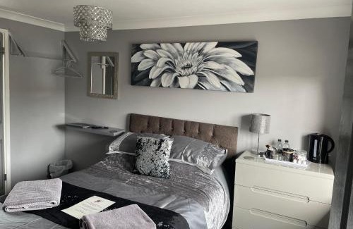 Stamford House | No1 Guest House