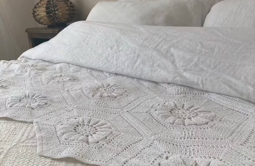 Mansle Bed & Breakfast | No12.is a beautiful, riverside boutique B&B rm1