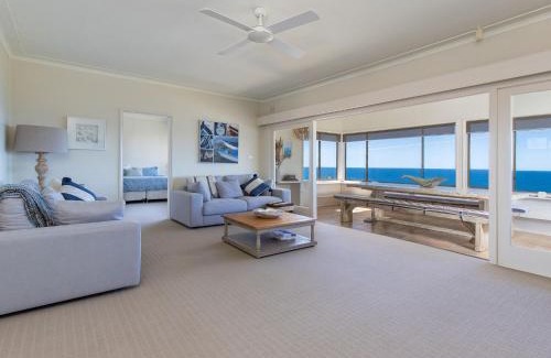 Forster House | Noahs 46 Cliff Road