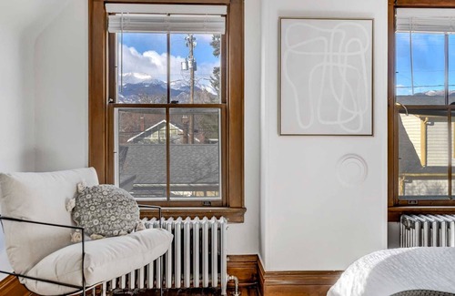 Old North End Apartment | Noble Summit BBQ & Fire Pit & Scenic Views