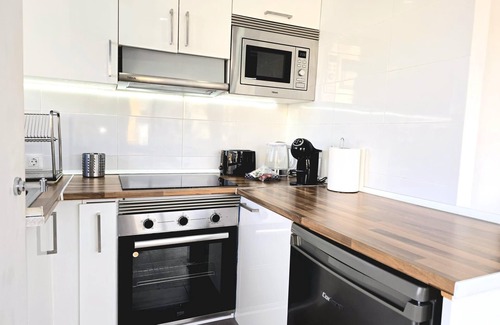 Torremolinos City Centre Apartment | Nogalera Rainbow, 2-bedroom apartment with Pool and parking.