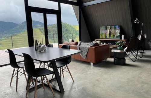 Santiago Province Villa | Noir Cabin-Aframe mountain