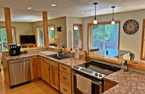 Tomahawk House | Nokomis Chain Home w/wd, firepit, dock, on trails