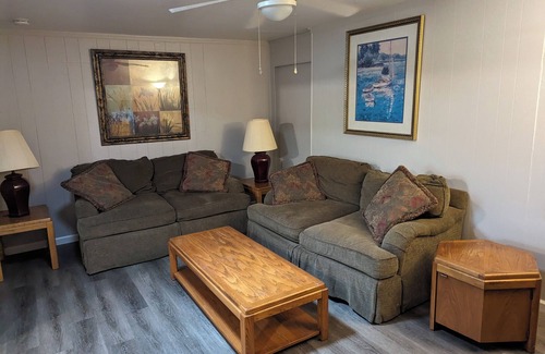 Nokomis Villa | Nokomis Fl. Walk to Tiki Bars &nVenice &Nokomis Beach &Legacy Trail.