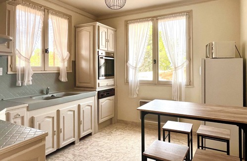 Cabrieres-d'Avignon Apartment | Nolia - Appartement Avec Jardin Privatif
