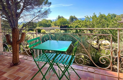 Cabrieres-d'Avignon Apartment | Nolia - Appartement Avec Jardin Privatif