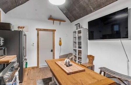 Clarkson House | Nolin Cabin Experience w/Hot Tub