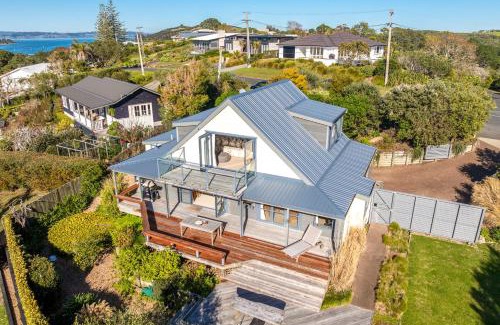 Oneroa House | Noll View - Stay Waiheke