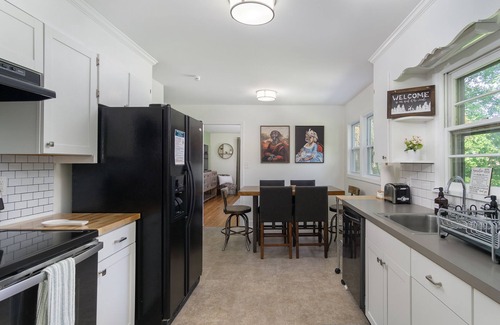 Old Fort House | Nomad Retreat | Pet-Friendly, Hot Tub & Mountain View