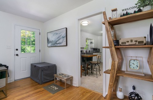 Old Fort House | Nomad Retreat | Pet-Friendly, Hot Tub & Mountain View