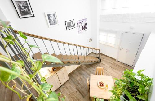 Bailen-Miraflores Apartment | Nomad Urban Duplex