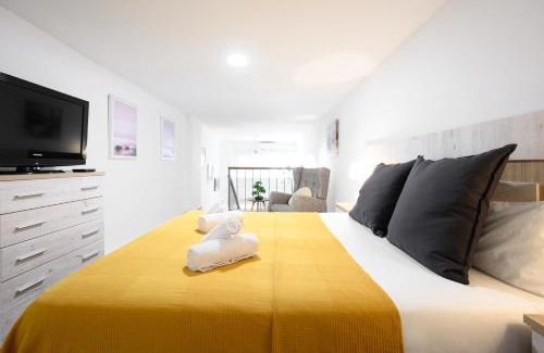 Bailen-Miraflores Apartment | Nomad Urban Duplex