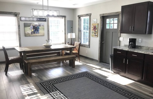 Oakland House | Nonna’s Place - Pole Barn Dwelling Near Mammoth Cave