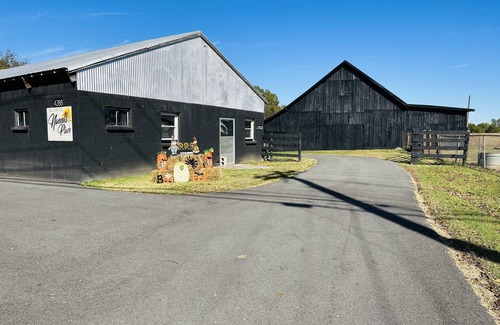 Oakland House | Nonna’s Place - Pole Barn Dwelling Near Mammoth Cave