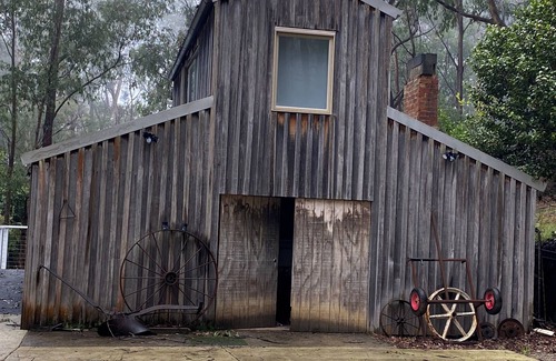 Noojee Apartment | Noojee Views Barn TopnToolshed nNoojee Hotel nTrestle Bridge nWaterfallsnSnow