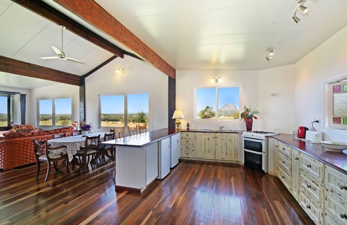 Pinbarren Cottage | Noosa Pomona Retreat
