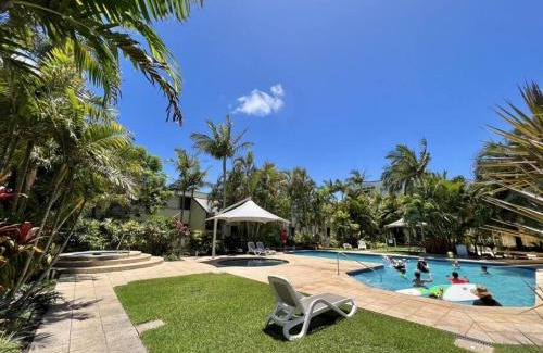 Noosa Heads Apartment | Noosa waterfront resort mins walk from Hastings 40NH