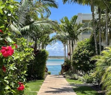 Noosa Heads Apartment | Noosa waterfront resort mins walk from Hastings 40NH