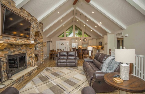 Big Creek House | Nor Largo Lake House | Private Dock + 2 Boat Slip, Hot Tub, Fire Pit