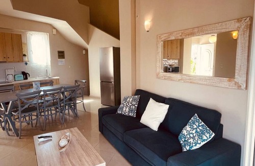 Platanias Town Villa | Nord Star Villa - 5meters to beach. Sleeps 7.