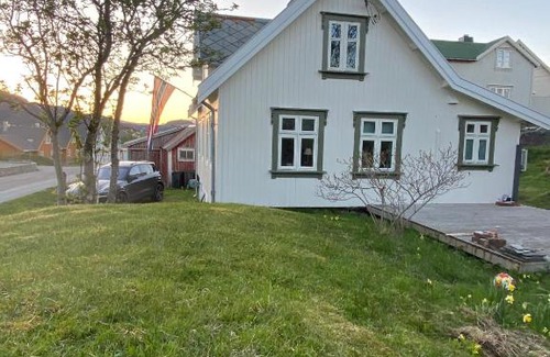 Ballstad House | Nordlandshuset "Lottebakken", Ballstad in Lofoten