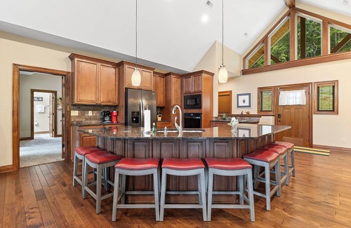 Jacksboro House | Norris Lakefront Retreat! King Suites, Large private dock, Firepit, Great Views