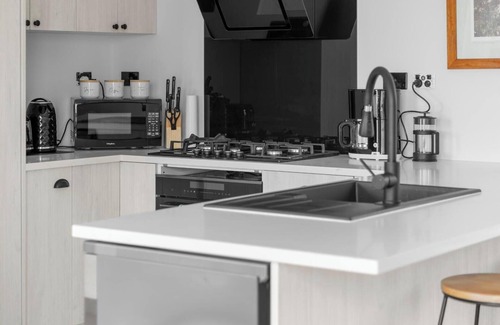 Raglan House | Norté Surf Vista - Whale Bay Raglan Holiday Home