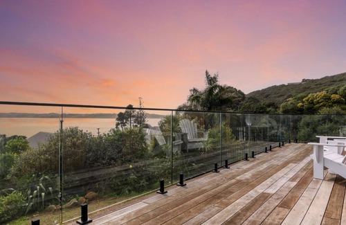 Raglan House | Norté Surf Vista - Whale Bay Raglan Holiday Home