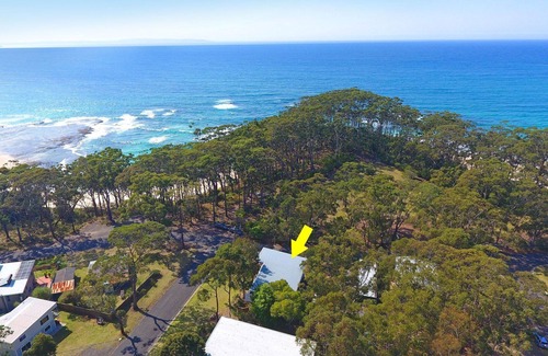 Bendalong House | North Bendy Beach house located across the road from beaches