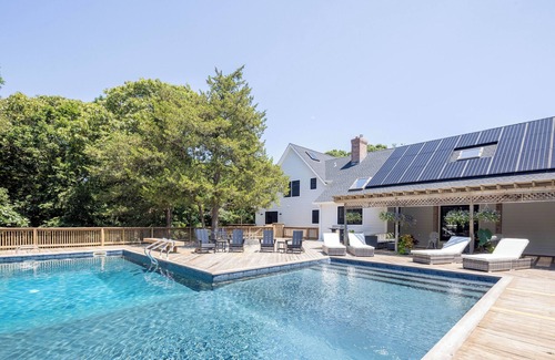 Mattituck House | North Fork Mattituck Estate, Spacious Farmhouse Modern on 5 private acres w Pool