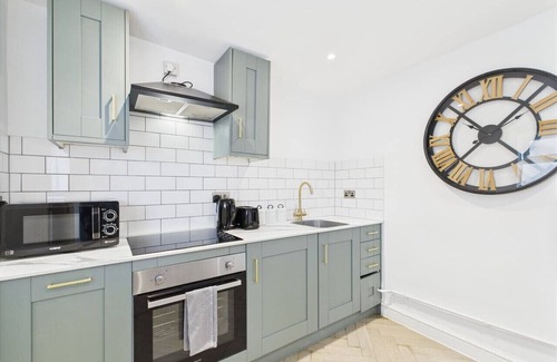 Brighton City Centre House | North Laine | 6BR | Sleeps18 | x2 Free Parking