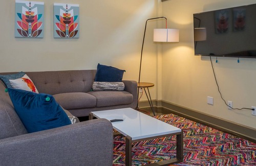 North Loop House | North Loop Home + Hot Tub - Northern Serenity 1!
