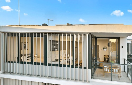 Macquarie Park Apartment | North Ryde- NR005 - Whiteside Street - Spacious 1BR Executive Apartment with Balcony Near Macquarie Centre University