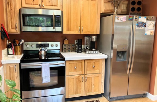 Northgate House | North Seattle bungalow near light rail and I-5.