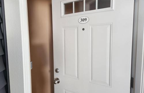 Traverse City House | North Shore Inn TC 309