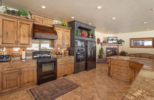 Island Park Cabin | North Shore Lodge 8 bed 11 bath on Island Park Reservoir with Private Dock