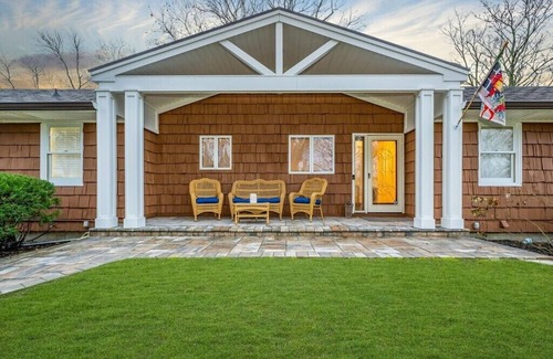 Peconic House | NorthFork nPeaceful Peconic Getaway- center of Wine Country