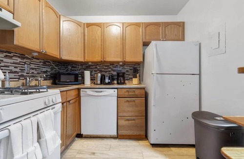 Foxhall Village Apartment | Northwest DC 1-BR Near Georgetown