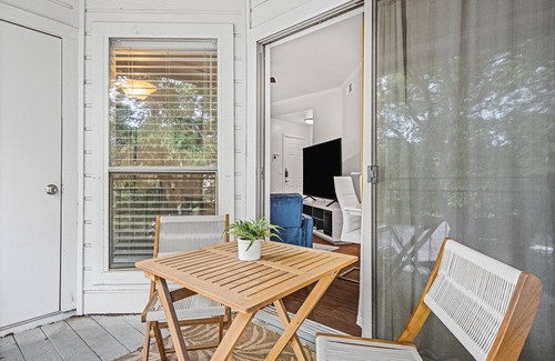 Shepherd Mountain Condo | Northwest Lake Austin Modern Condo