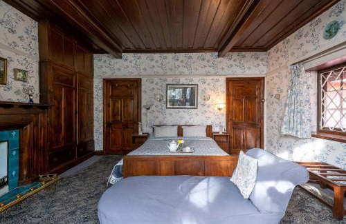 Shimla Villa | Northwood Cottage by VEO - 3BR Heritage Villa